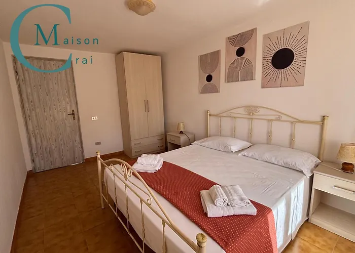 Sea View Apartment *